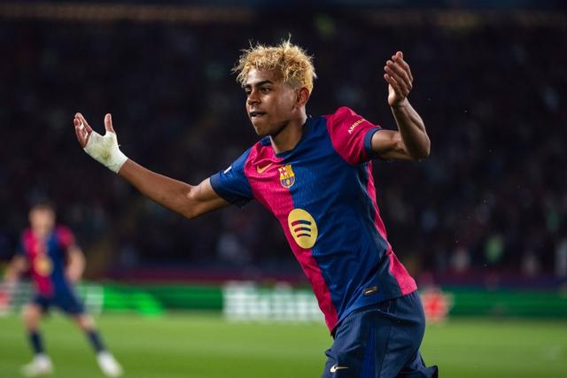 弗里克通过, 并给予进攻, 每体 弗里克通过, 并给予进攻, 每体