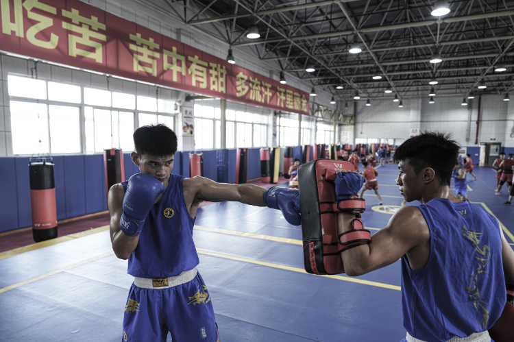 何烽也选择, 较有灵性