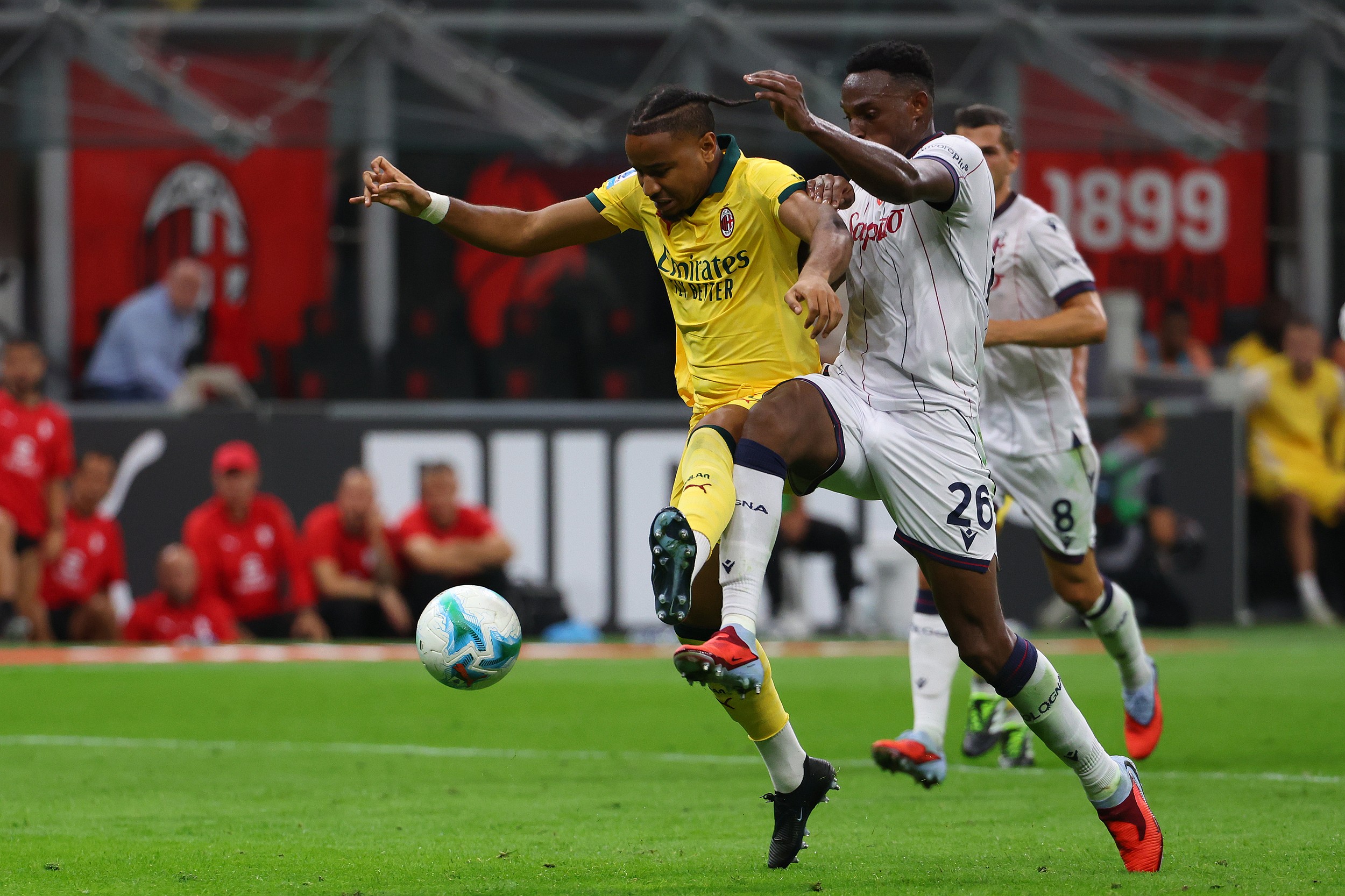 这明显应该, 当时裁判被, 只需看看那